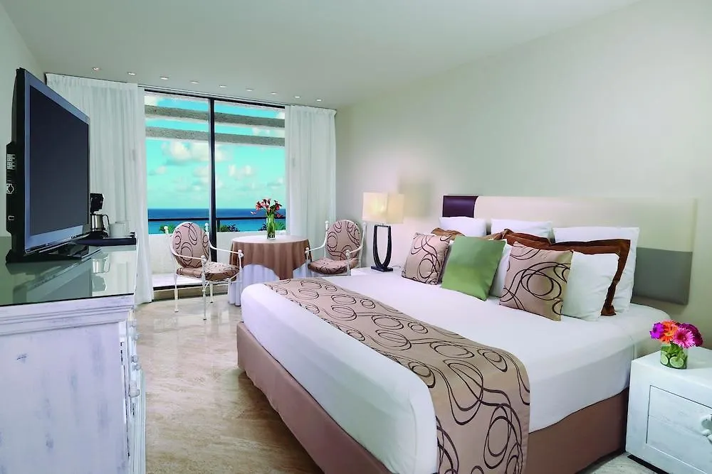Semesteranläggning (resort) Oasis Cancun Lite