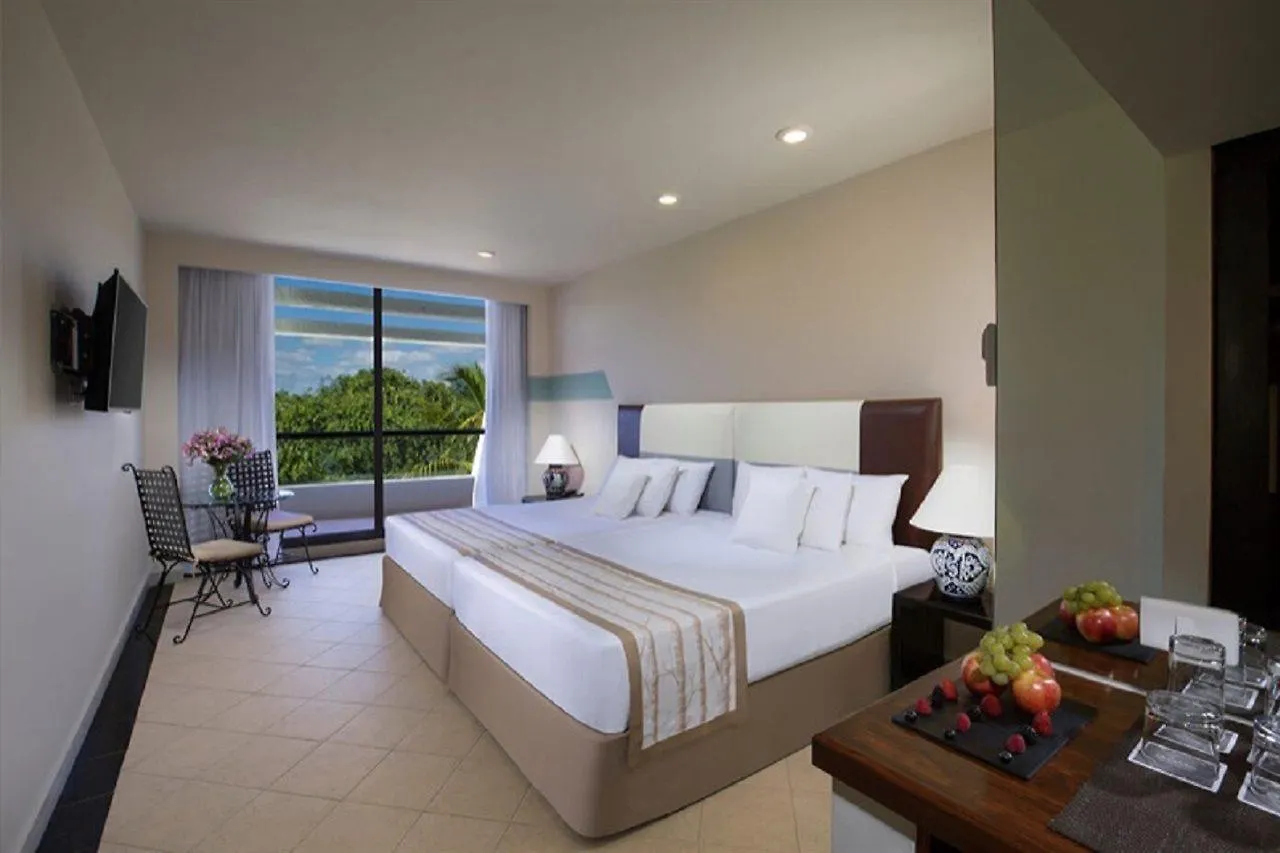 **** Semesteranläggning (resort) Oasis Cancun Lite Mexiko